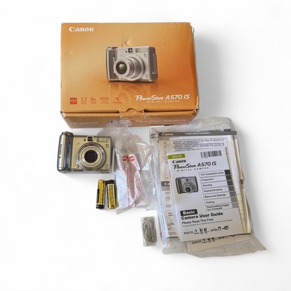 Canon PowerShot A570 IS digital camera - Picture 1 of 6